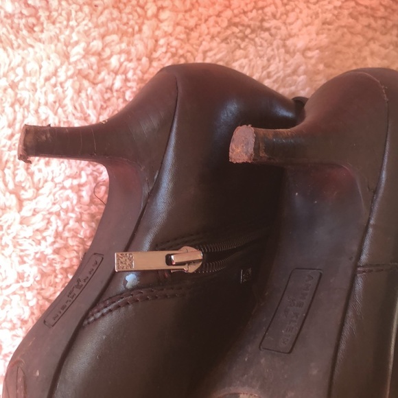 NINE West - Picture 5 of 5